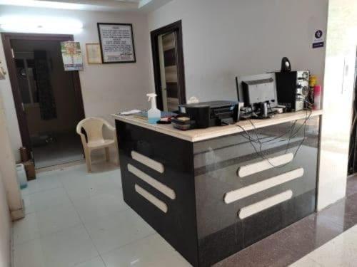Oyo Flagship 80855 Hotel R Grand Vijayawada Exterior photo